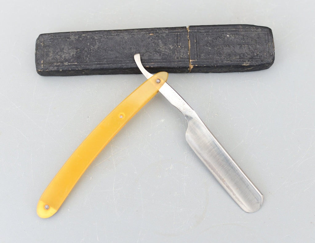 Vintage Ernst Henkels “The Beard K-r” N 77 Solingen Straight Razor
