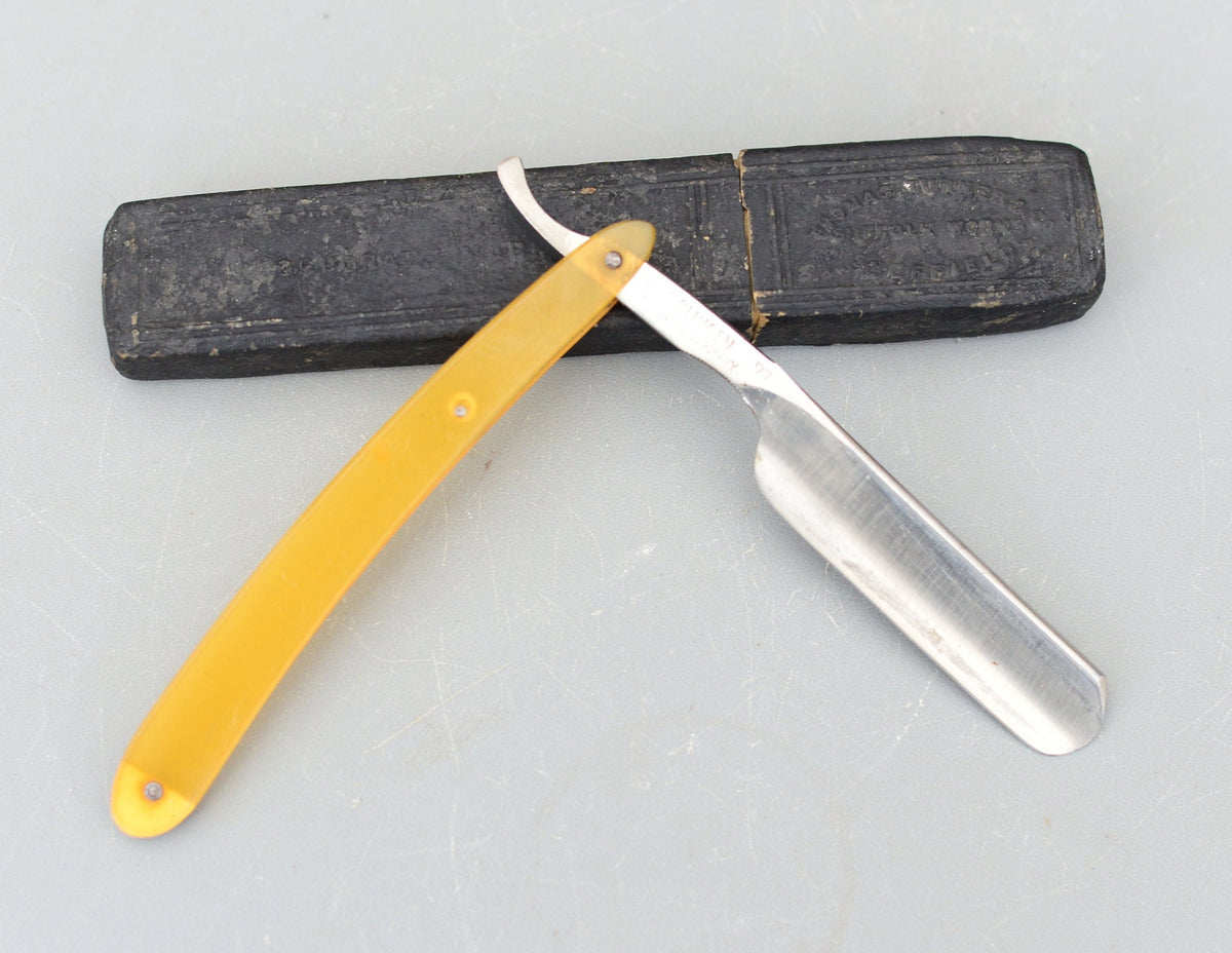 Vintage Ernst Henkels “The Beard K-r” N 77 Solingen Straight Razor