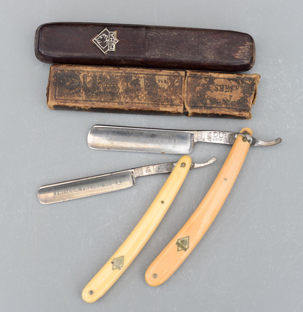 Set 2 Vintage PUMA Friseur Freund No 1 Straight Razors Solingen Germany