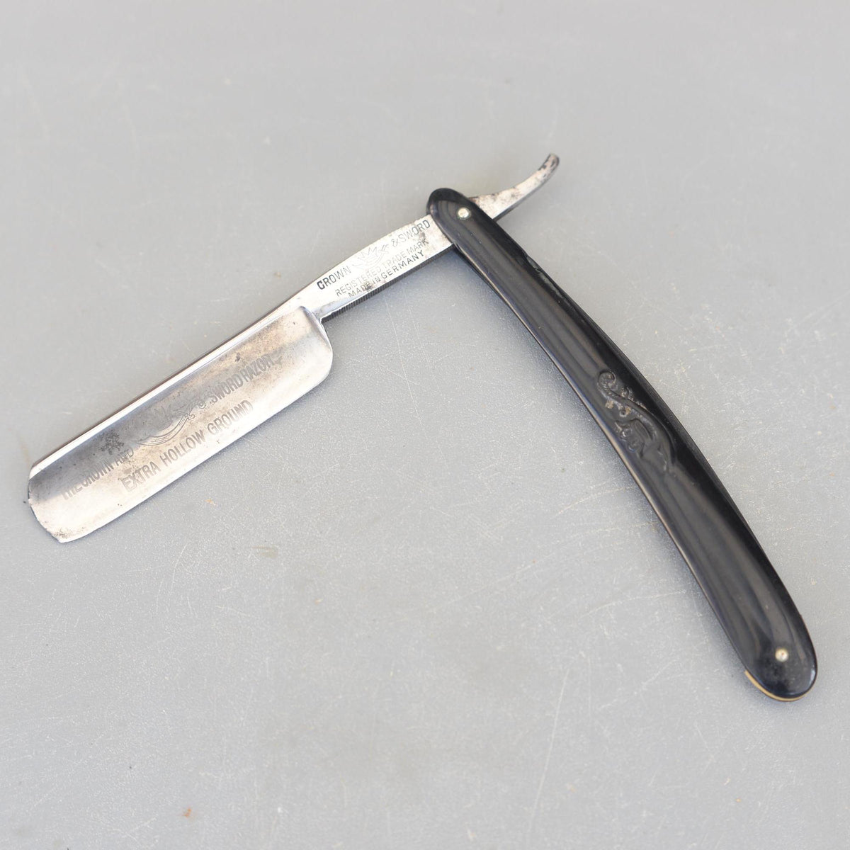Vintage ERN 1166 Crown & Sword Germany Straight Razor