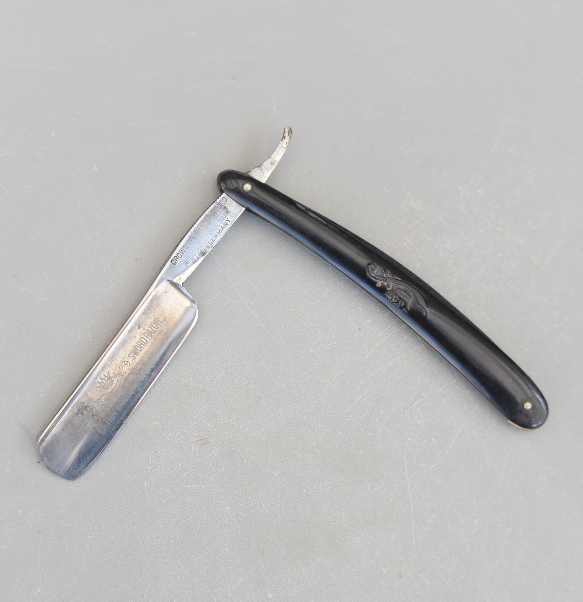 Vintage ERN 1166 Crown & Sword Germany Straight Razor