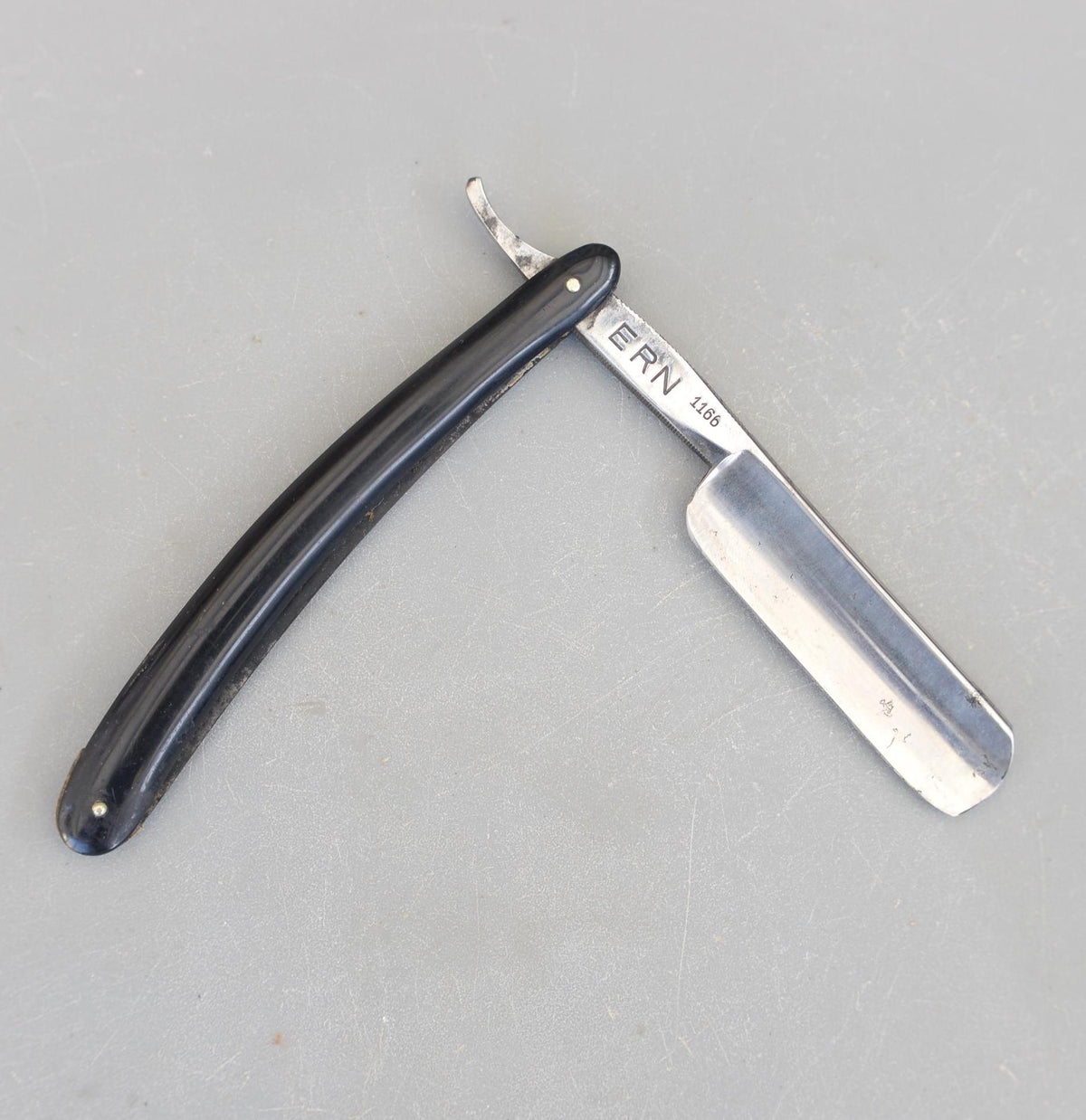 Vintage ERN 1166 Crown & Sword Germany Straight Razor