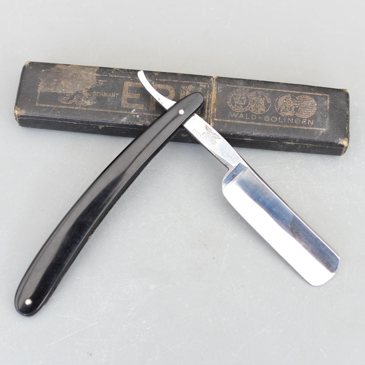 Vintage ERN 1915 Hamburg Ring Try Me Germany Straight Razor