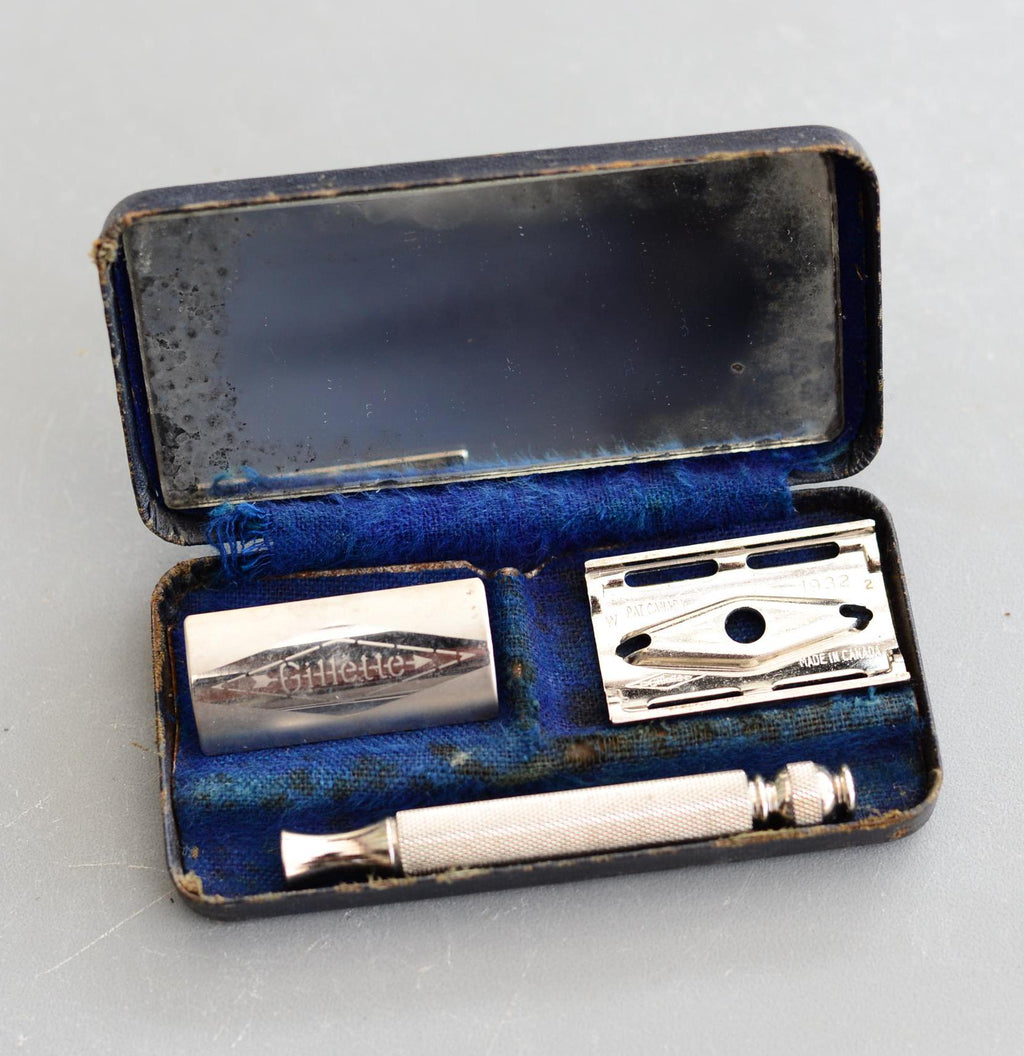 Vintage Gillette Travel Double Edge Safety Razor Set in Case