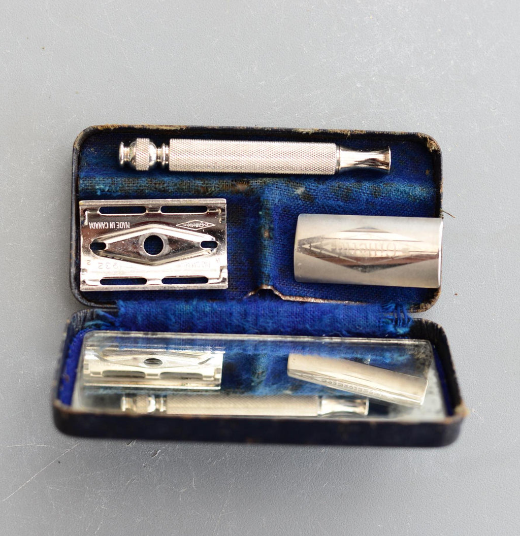 Vintage Gillette Travel Double Edge Safety Razor Set in Case