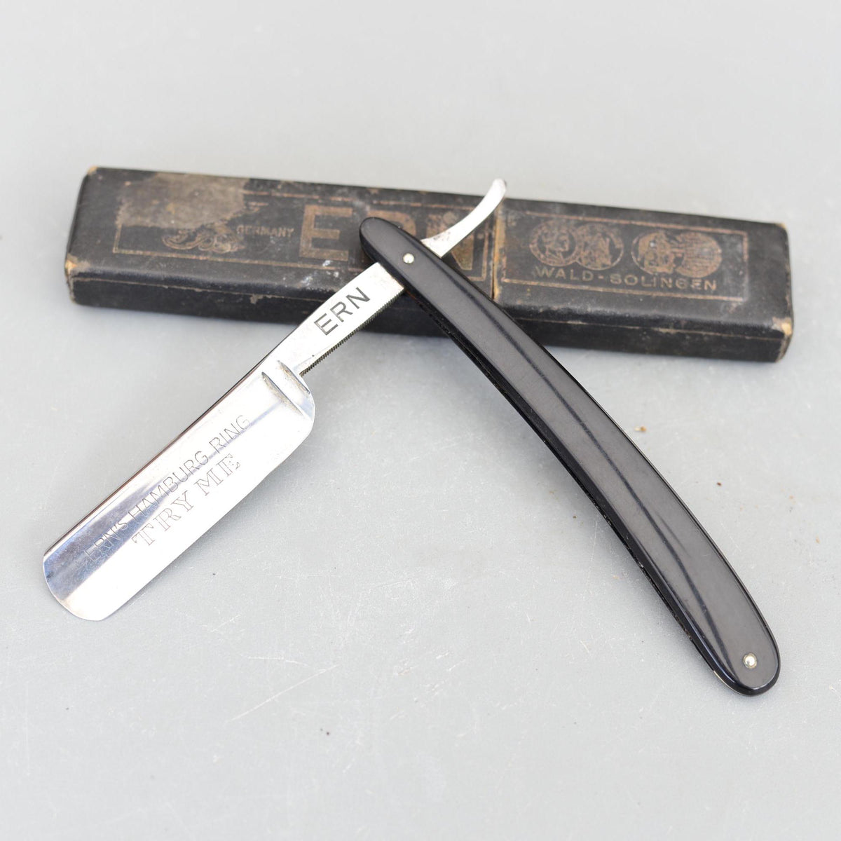 Vintage ERN 1915 Hamburg Ring Try Me Germany Straight Razor