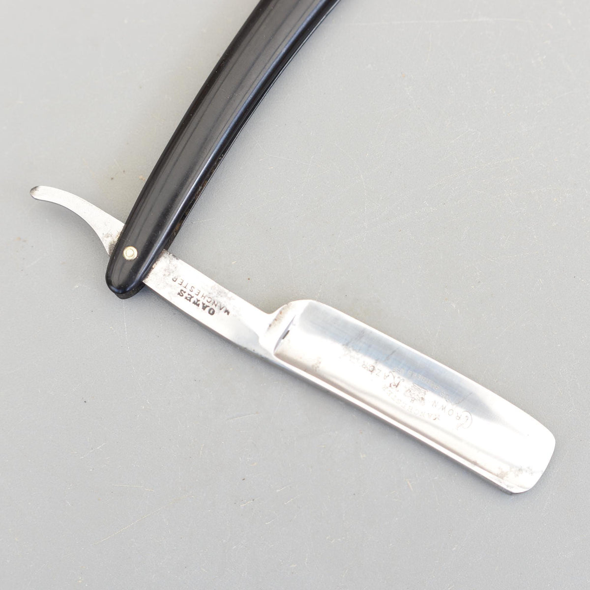 Vintage OATES Manchester Crown Straight Razor
