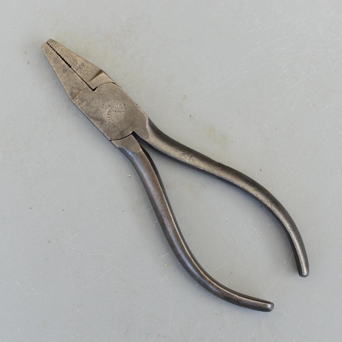 Vintage Elliott Lucas 1944 A.M. Crown Air Ministry 6'' Pliers England