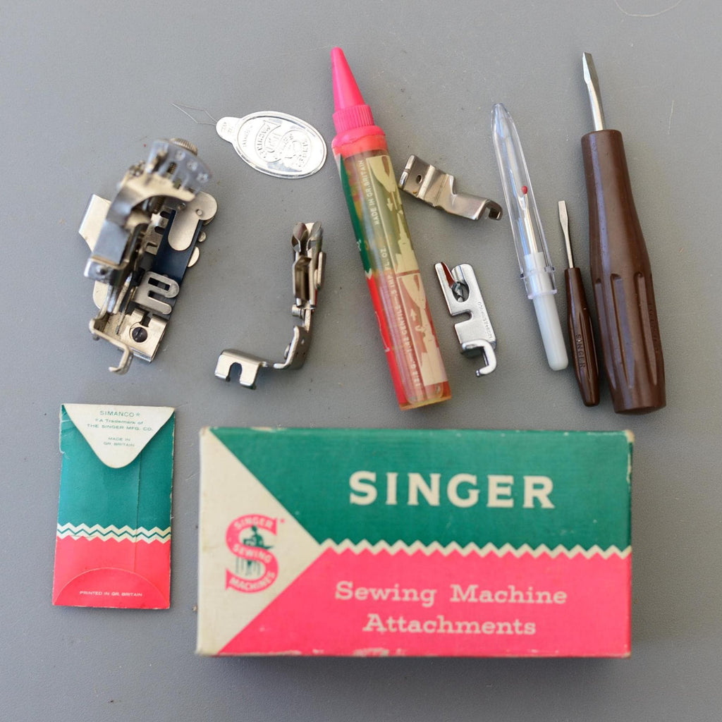 Vintage Singer Simanco Sewing Machine Accessories Box Oil Can Screwdrivers