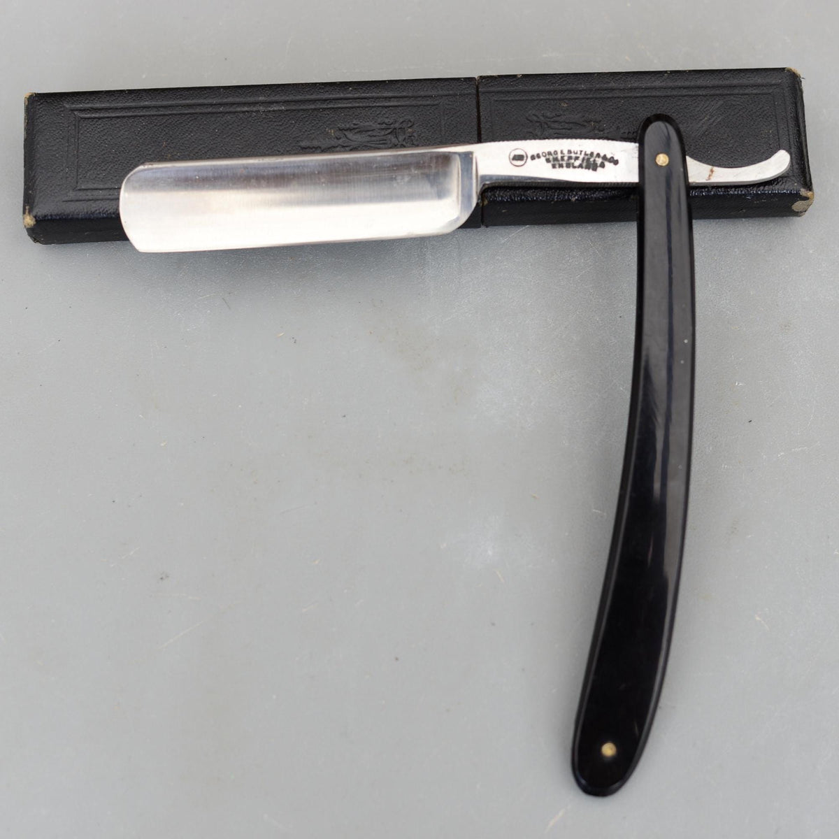 Vintage ART George Butler Co Straight Razor Sheffield