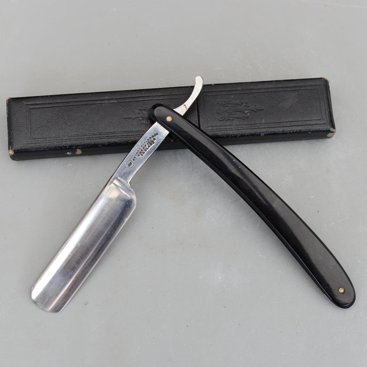 Vintage ART George Butler Co Straight Razor Sheffield