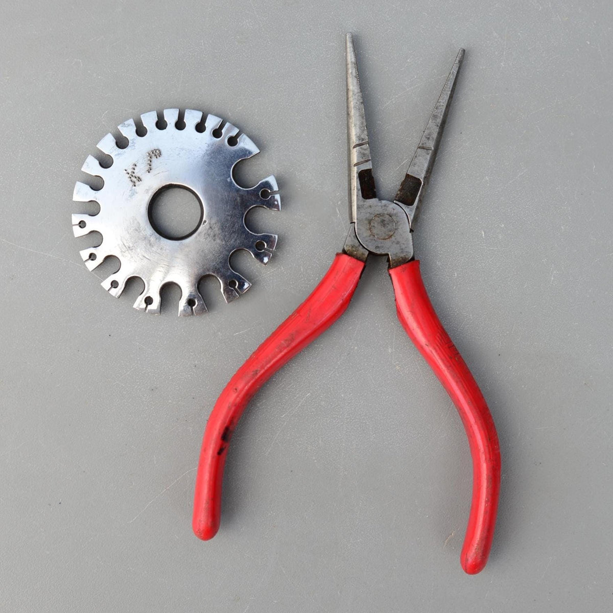 Set 2 Wynn & Timmins Heart Brand Pliers Cutters and Wire Gauge Std 1-26