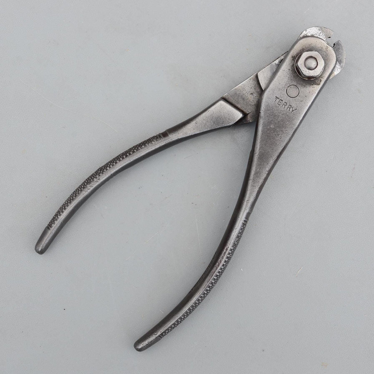 Vintage TERRY Forged Steel Solid Wire Cutters Cutting Pliers Nippers